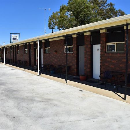 Riviana Motel Deniliquin Ngoại thất bức ảnh