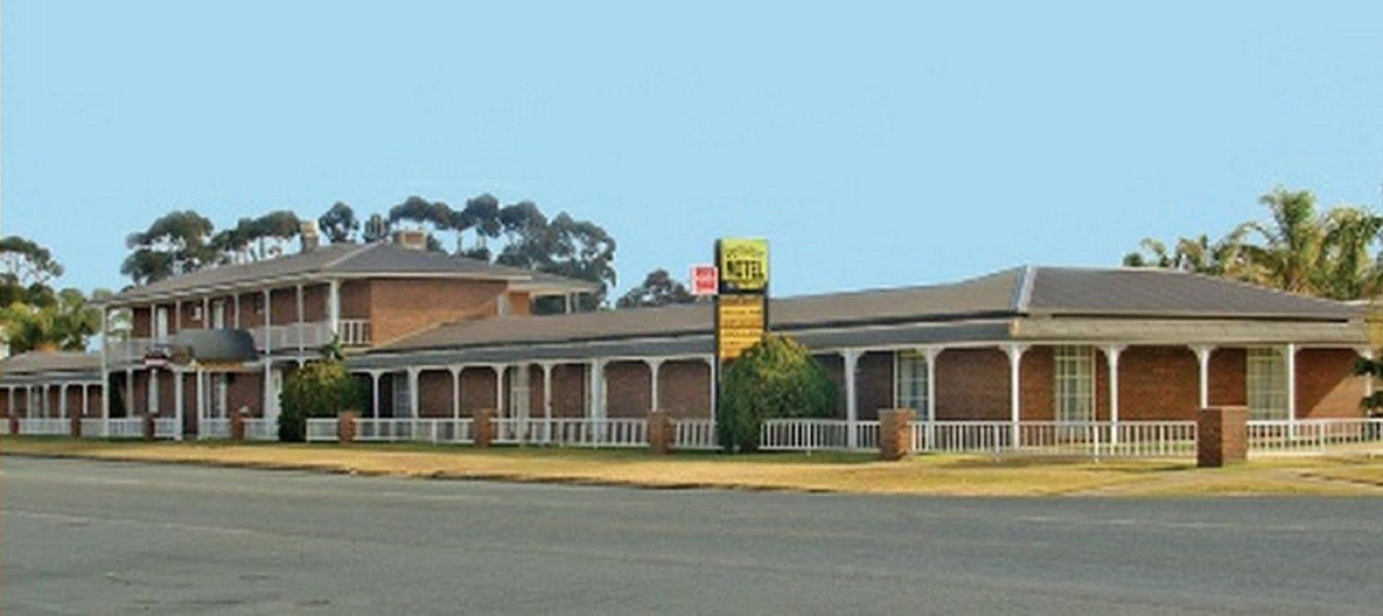 Riviana Motel Deniliquin Ngoại thất bức ảnh