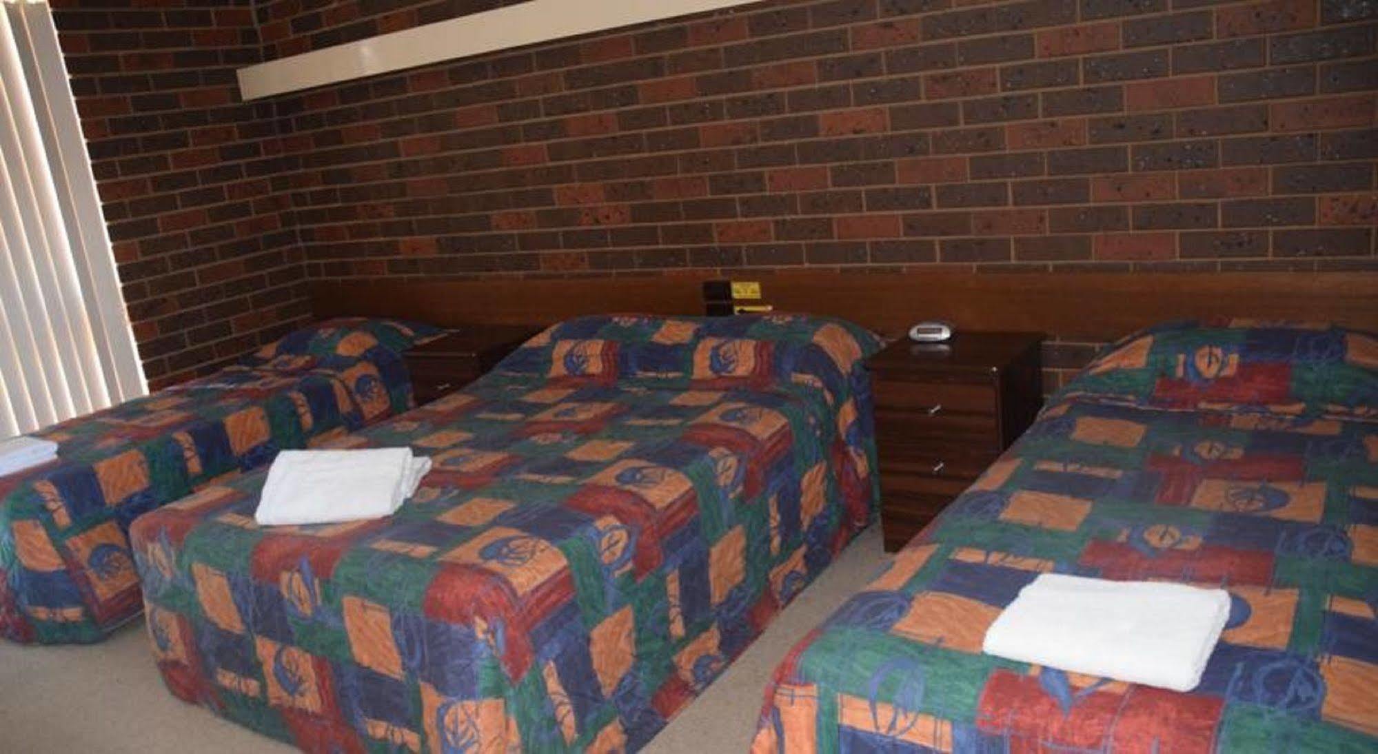 Riviana Motel Deniliquin Ngoại thất bức ảnh